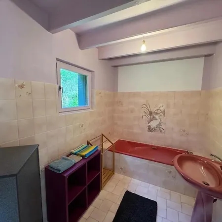 Charmante Maison Avec Jardin Et Barbecue A Bon Repos Sur Blavet Saint-Gelven